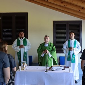 Kardinal Bozanić slavio svetu misu s mladima na Malom Lošinju